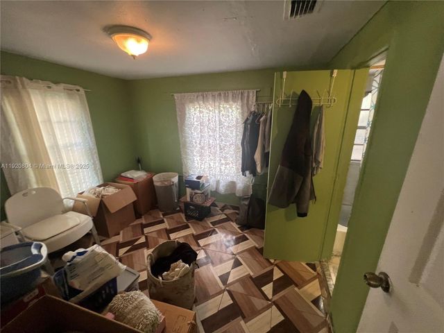 2255 NW 85th St, Miami, FL 33147