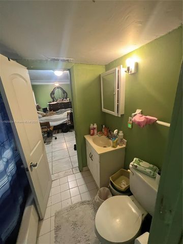 2255 NW 85th St, Miami, FL 33147