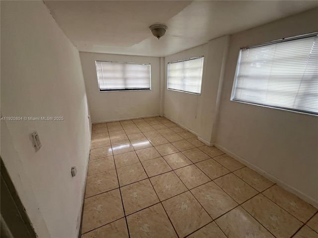 2255 NW 85th St, Miami, FL 33147