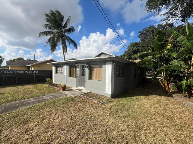 2255 NW 85th St, Miami, FL 33147