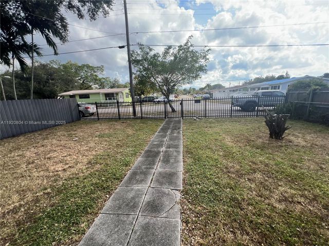 2255 NW 85th St, Miami, FL 33147