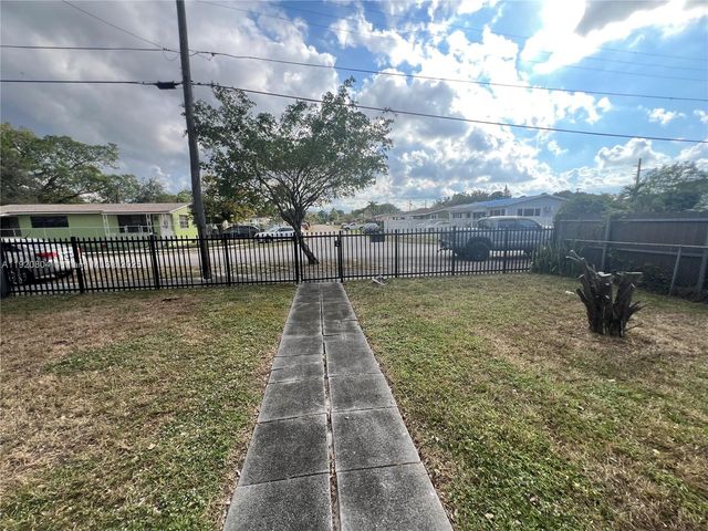 2255 NW 85th St, Miami, FL 33147