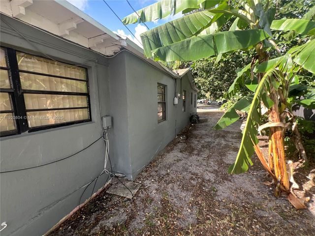 2255 NW 85th St, Miami, FL 33147