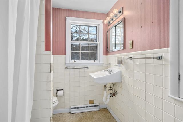 21 Uncatena Rd, Mashpee, MA 02649