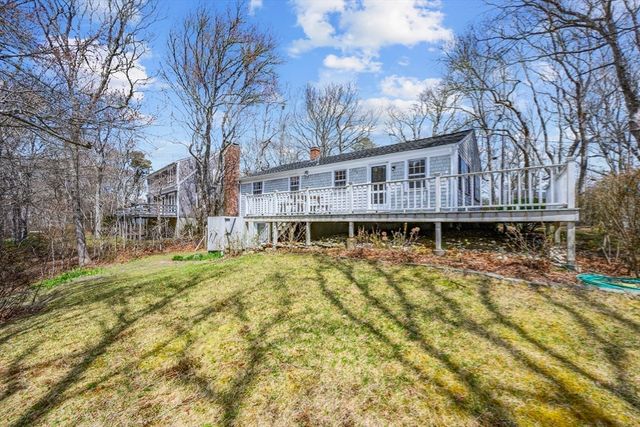 21 Uncatena Rd, Mashpee, MA 02649