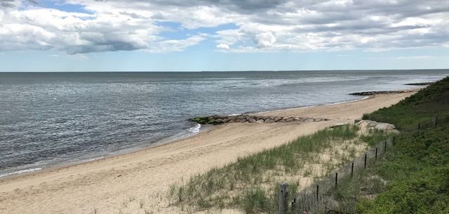 21 Uncatena Rd, Mashpee, MA 02649