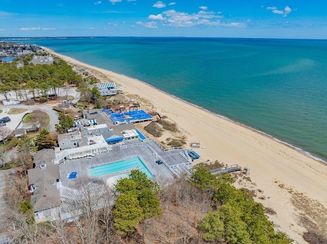 21 Uncatena Rd, Mashpee, MA 02649