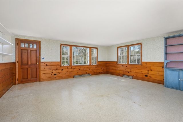 21 Uncatena Rd, Mashpee, MA 02649