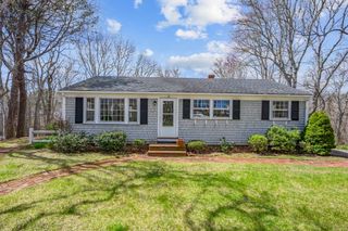 21 Uncatena Rd, Mashpee, MA 02649