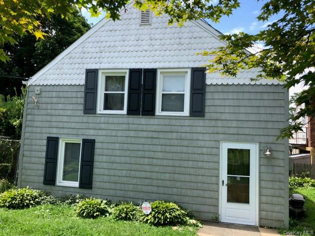 6 Cross Road, Bayville, NY 11709 — exterior