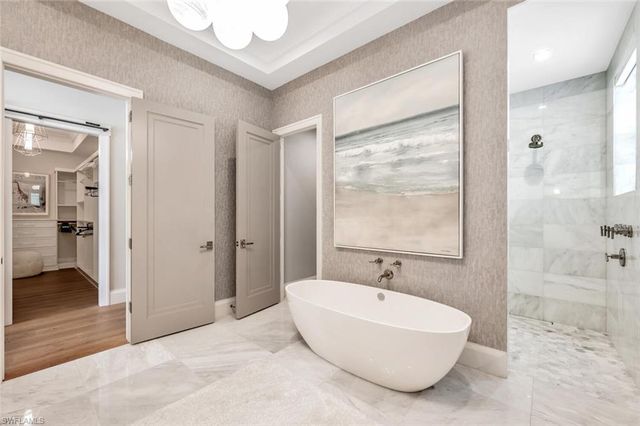 556 17th AVE S, Naples, FL 34102