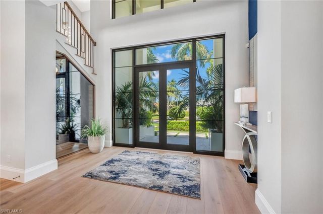 556 17th AVE S, Naples, FL 34102