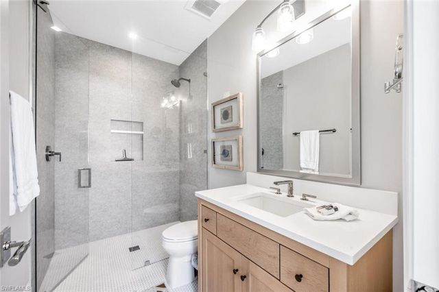 556 17th AVE S, Naples, FL 34102