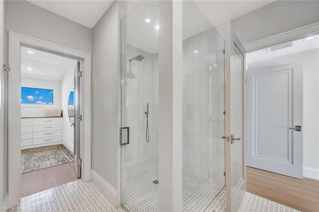 556 17th AVE S, Naples, FL 34102