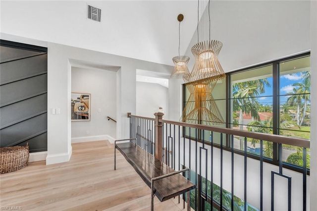 556 17th AVE S, Naples, FL 34102