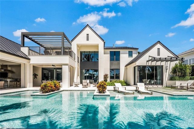 556 17th AVE S, Naples, FL 34102