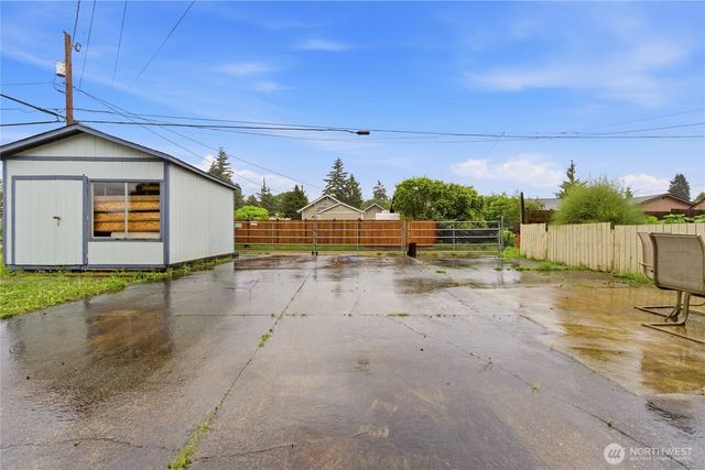 3208 21st Street, Everett, WA 98201