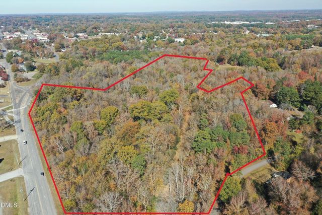 701 S Chatham Avenue, Siler City, NC 27344