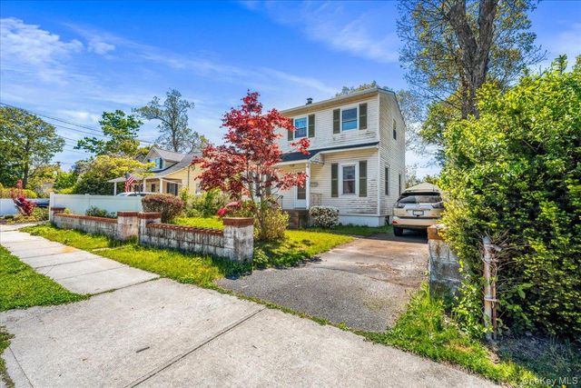 50 Bittermint Street, Islip, NY 11751