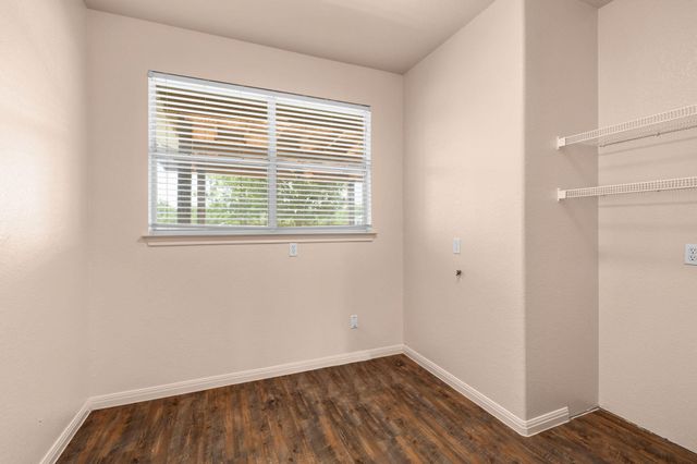 913 County Road 220, Florence, TX 76527