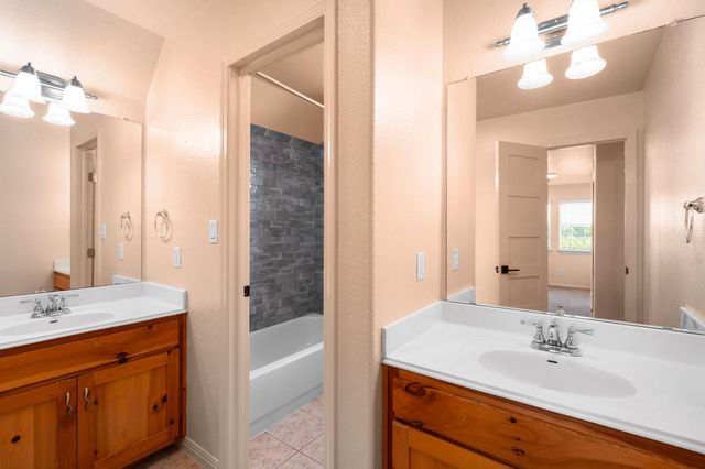 913 County Road 220, Florence, TX 76527