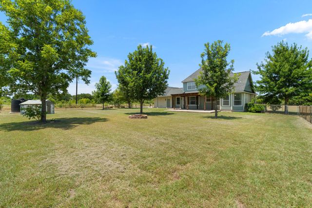 913 County Road 220, Florence, TX 76527