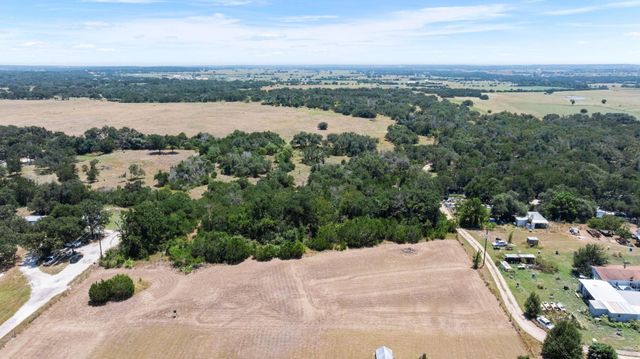 913 County Road 220, Florence, TX 76527