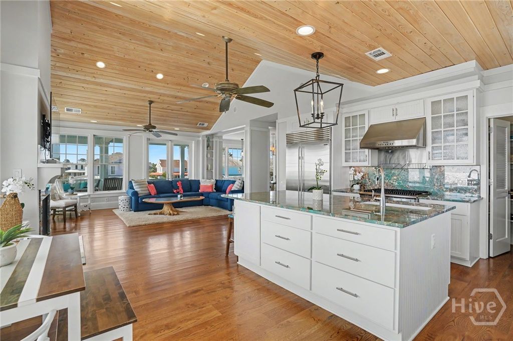 Image 9 of property listing at 8 Sandalwood Court, Tybee Island, GA 31328