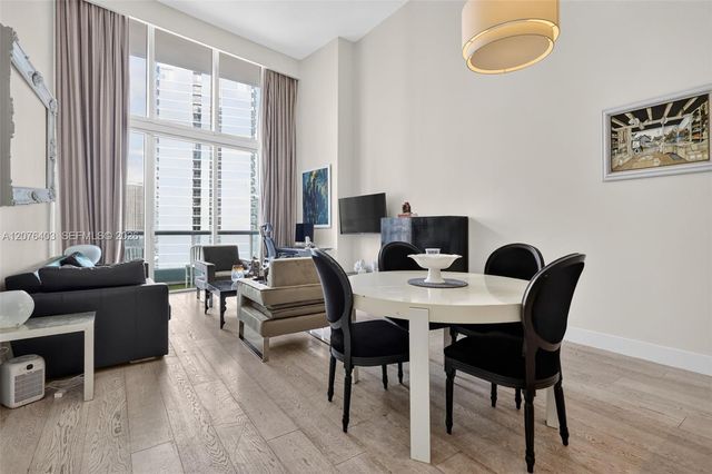 485 Brickell Avenue 2807, Miami, FL 33131