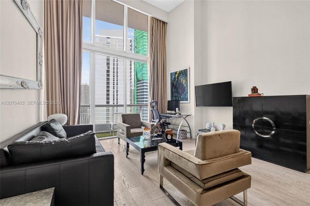 485 Brickell Avenue 2807, Miami, FL 33131