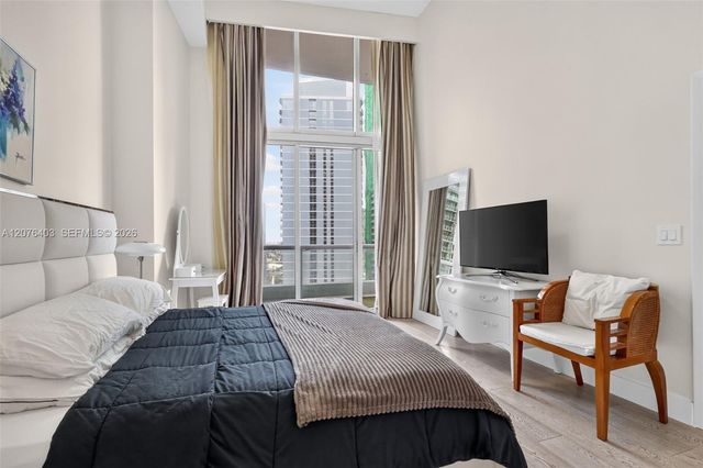 485 Brickell Avenue 2807, Miami, FL 33131