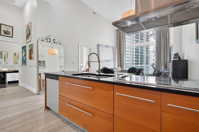 485 Brickell Avenue 2807, Miami, FL 33131