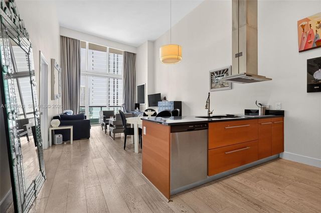 485 Brickell Avenue 2807, Miami, FL 33131