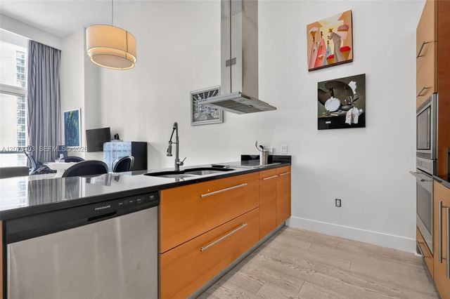 485 Brickell Avenue 2807, Miami, FL 33131