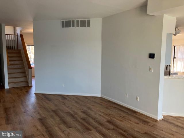 11152 HARBOR CT, Reston, VA 20191