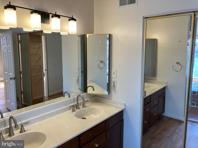 11152 HARBOR CT, Reston, VA 20191