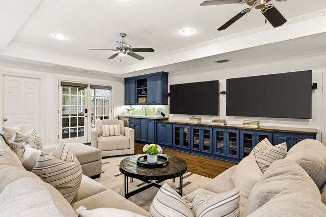 5023 W Purdue Street, Dallas, TX 75209