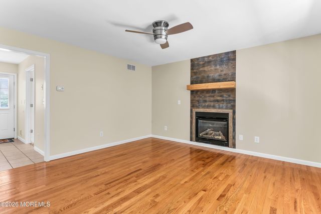 11 Cherry Tree Farm Road A, Middletown, NJ 07748