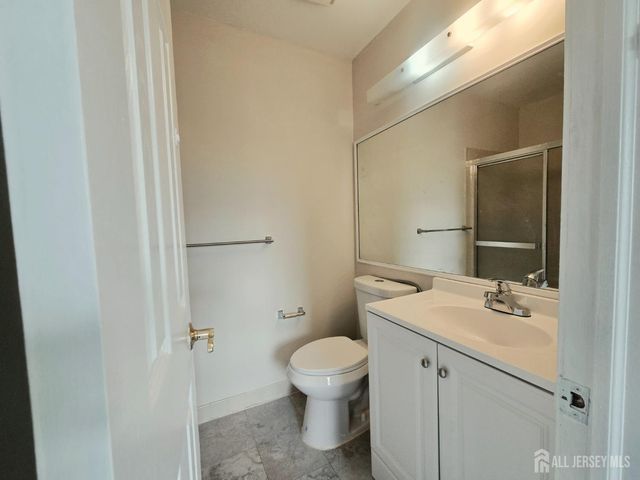187 Hampshire Court, Piscataway, NJ 08854