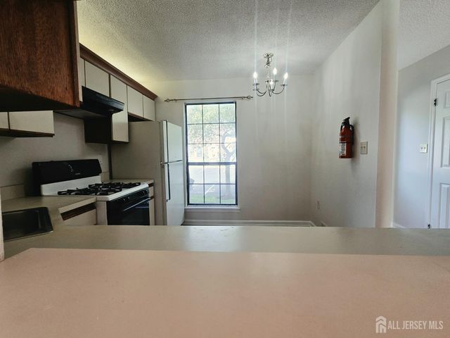 187 Hampshire Court, Piscataway, NJ 08854