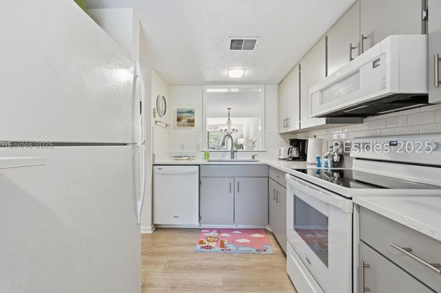 26 S Forest Beach Dr Apt 56, Hilton Head Island, SC 29928