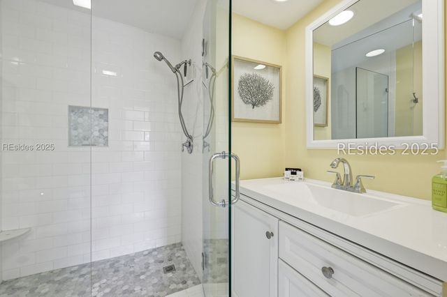 26 S Forest Beach Dr Apt 56, Hilton Head Island, SC 29928