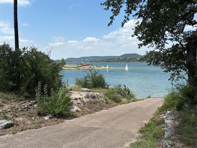 5704 Lands End ST, Austin, TX 78734
