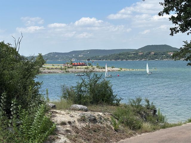 5704 Lands End ST, Austin, TX 78734