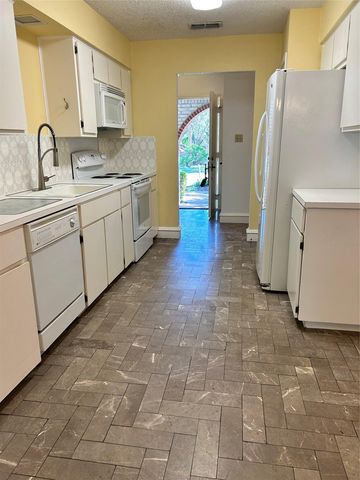 5704 Lands End ST, Austin, TX 78734