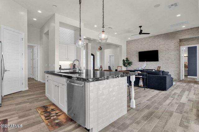 4449 E FOUNTAIN Street, Mesa, AZ 85205