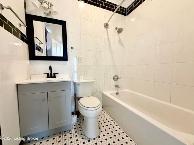 124 N Clay St 1, Louisville, KY 40202