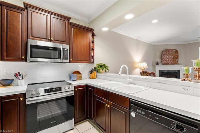 637 Sonoma Lane, High Point, NC 27265