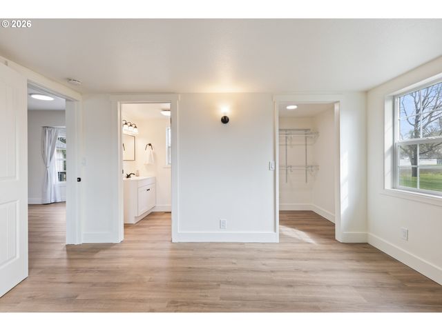 3730 AMBER Ln, Roseburg, OR 97471