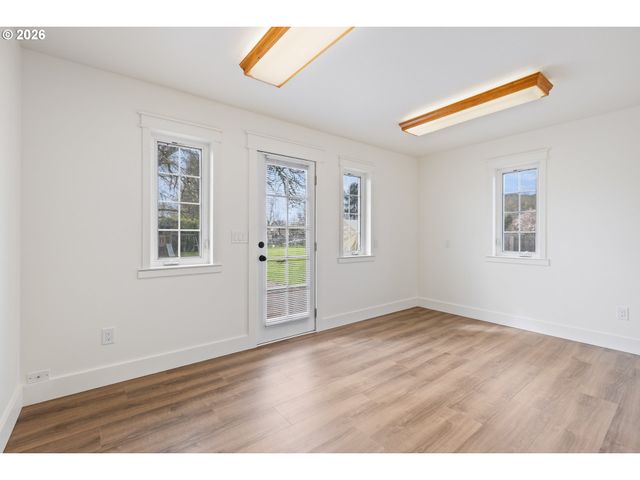 3730 AMBER Ln, Roseburg, OR 97471